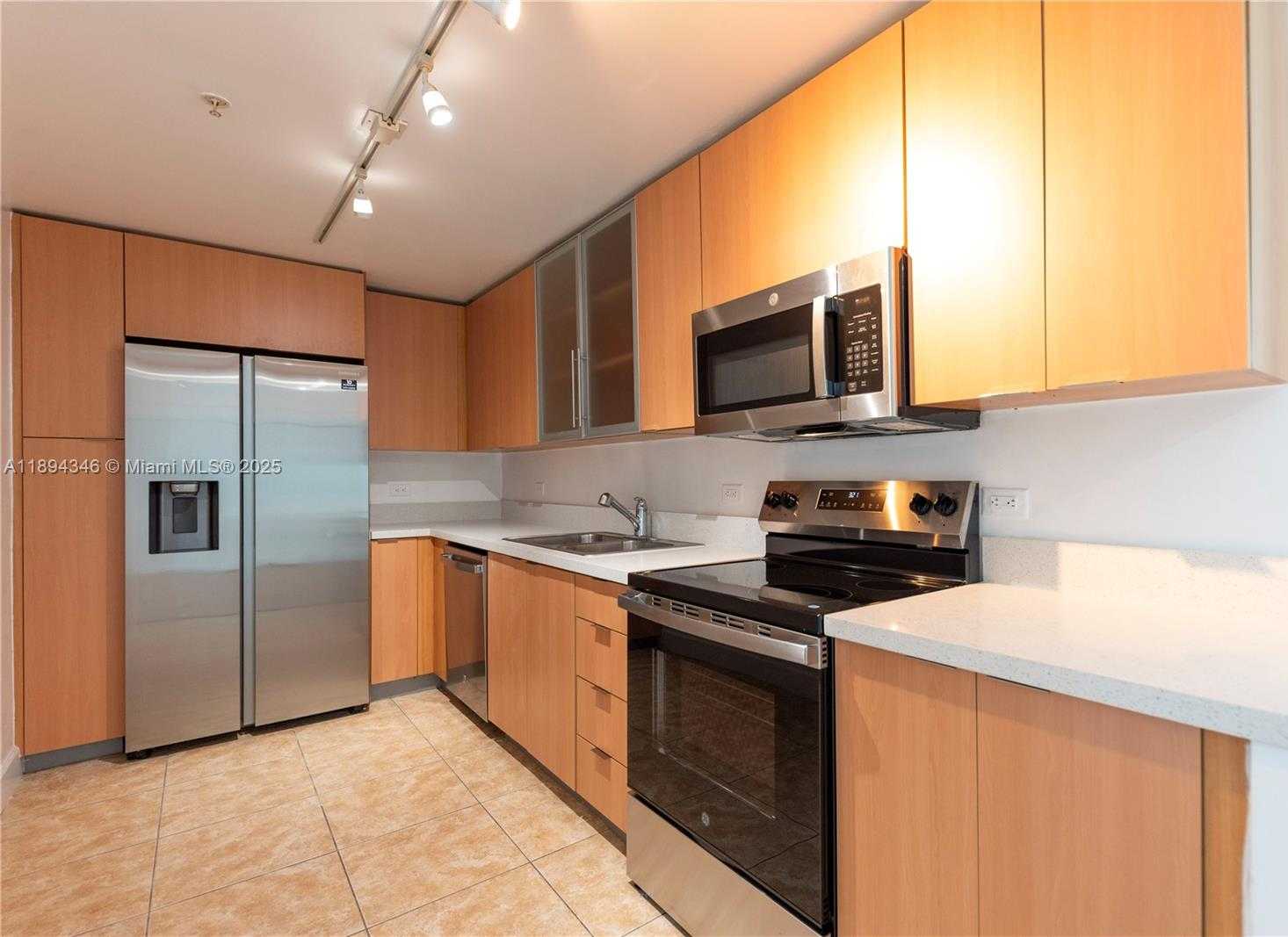 Small Image of 7501 EAST TREASURE DR #6A, North Bay Village Number 5