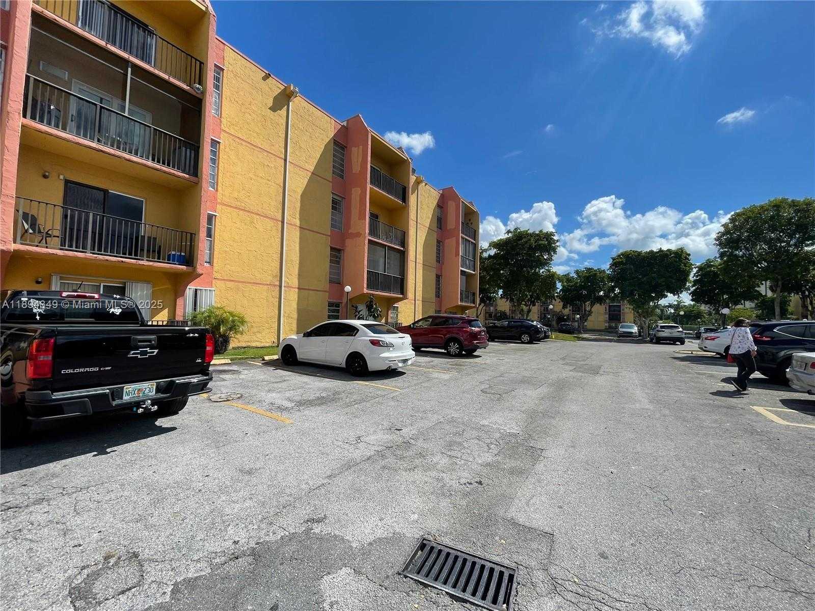 Small Image of 4721 NORTH WEST 7TH ST #101-12, Miami Number 37