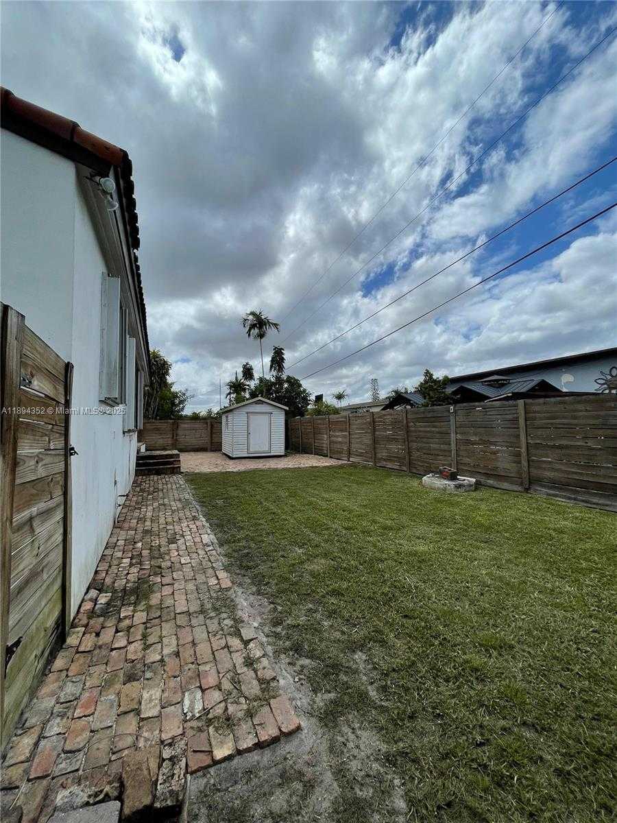 Small Image of 8301 SOUTH WEST 27TH TER, Miami Number 11