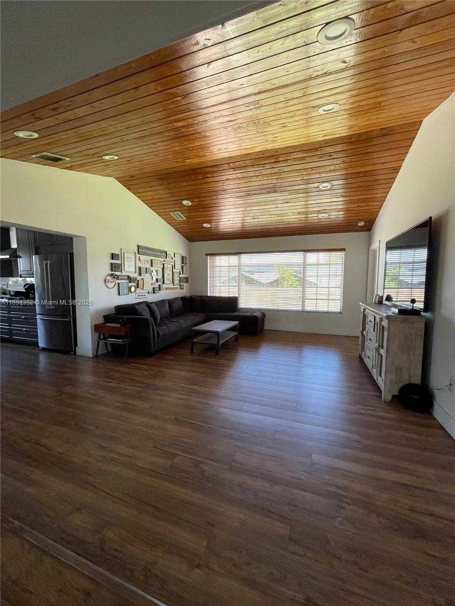 Small Image of 8301 SOUTH WEST 27TH TER, Miami Number 12