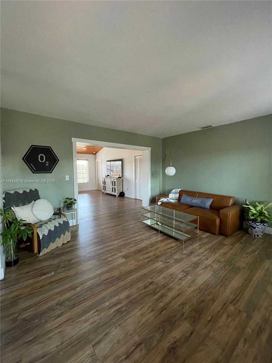 Small Image of 8301 SOUTH WEST 27TH TER, Miami Number 14