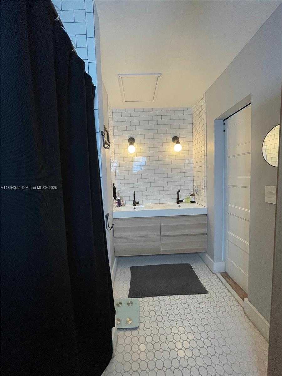 Small Image of 8301 SOUTH WEST 27TH TER, Miami Number 19