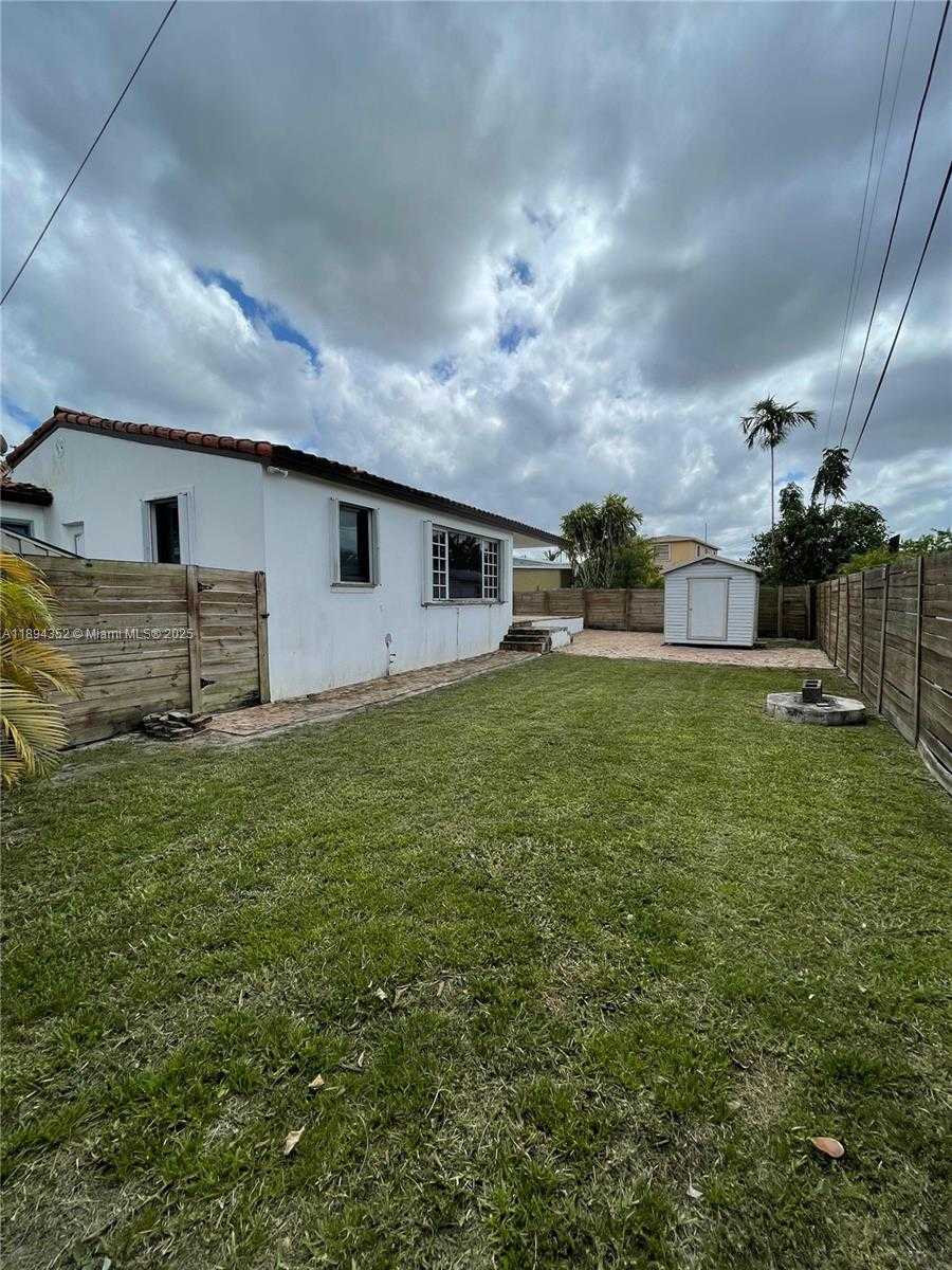 Small Image of 8301 SOUTH WEST 27TH TER, Miami Number 23