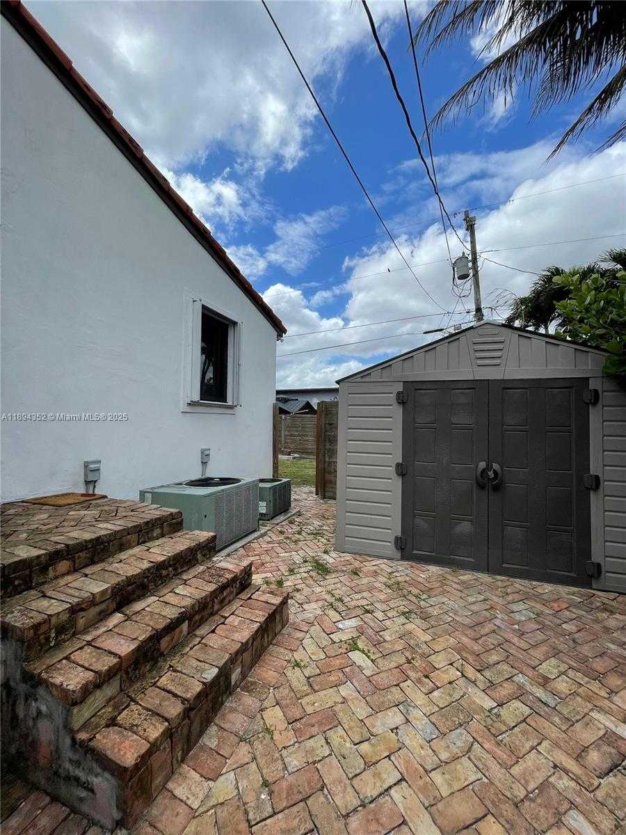 Small Image of 8301 SOUTH WEST 27TH TER, Miami Number 27