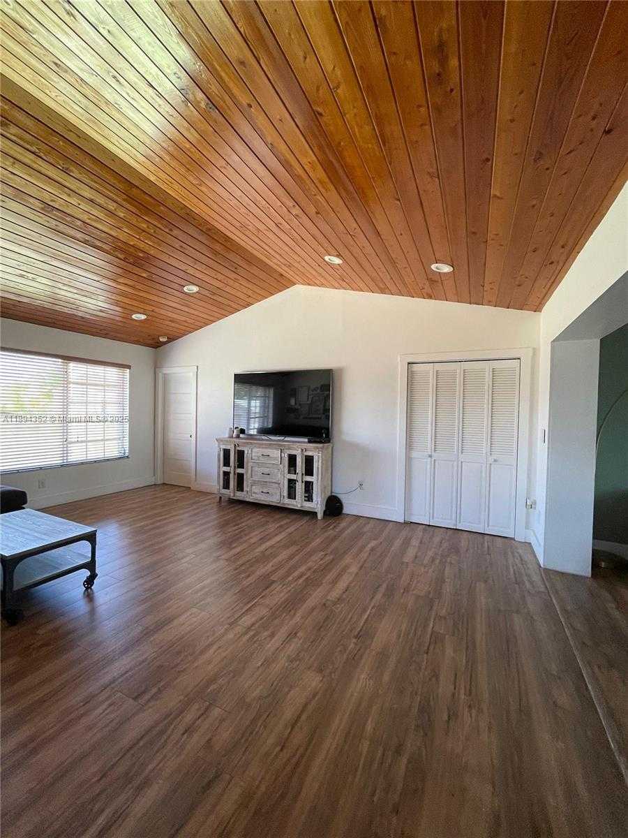 Small Image of 8301 SOUTH WEST 27TH TER, Miami Number 8