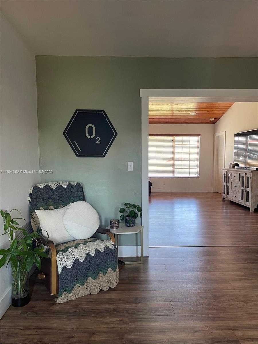 Small Image of 8301 SOUTH WEST 27TH TER, Miami Number 9