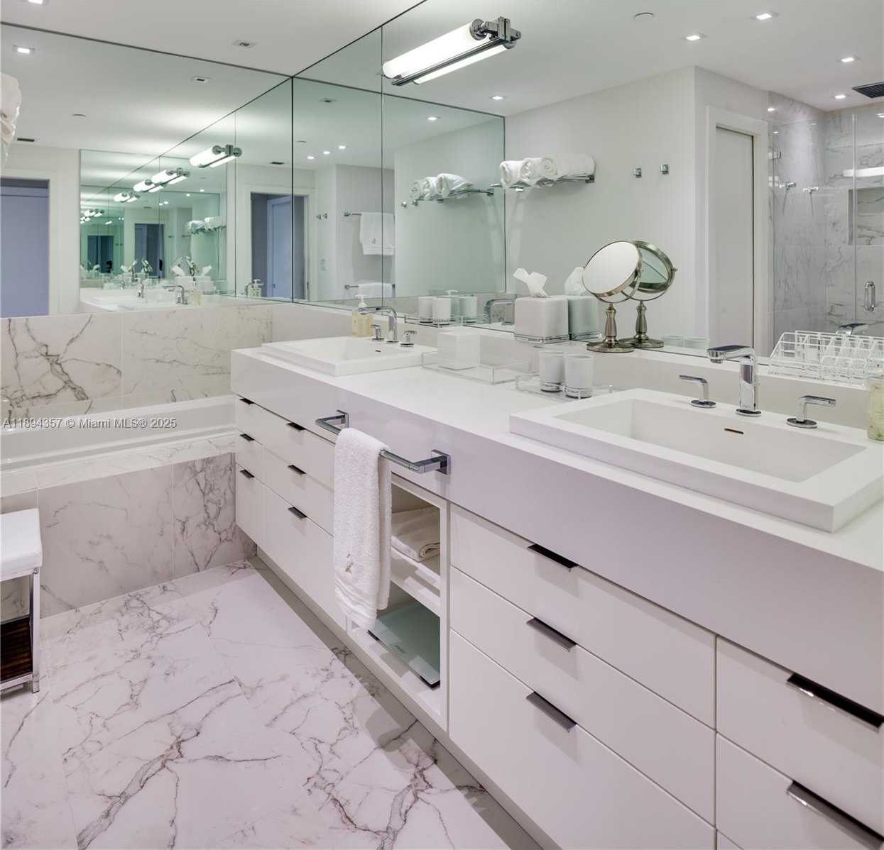 Small Image of 19222 FISHER ISLAND DR #19222, Miami Beach Number 10
