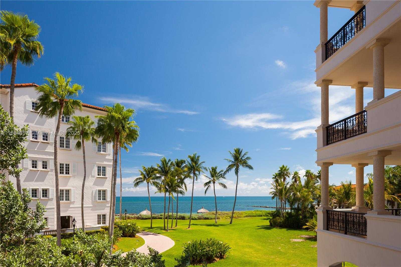 Small Image of 19222 FISHER ISLAND DR #19222, Miami Beach Number 3