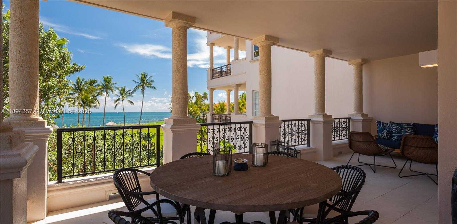 Small Image of 19222 FISHER ISLAND DR #19222, Miami Beach Number 4