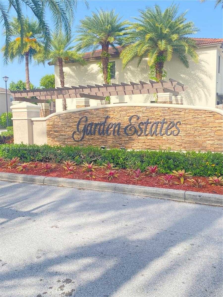 Small Image of 15290 SOUTH WEST 118TH TER #15290, Miami Number 2