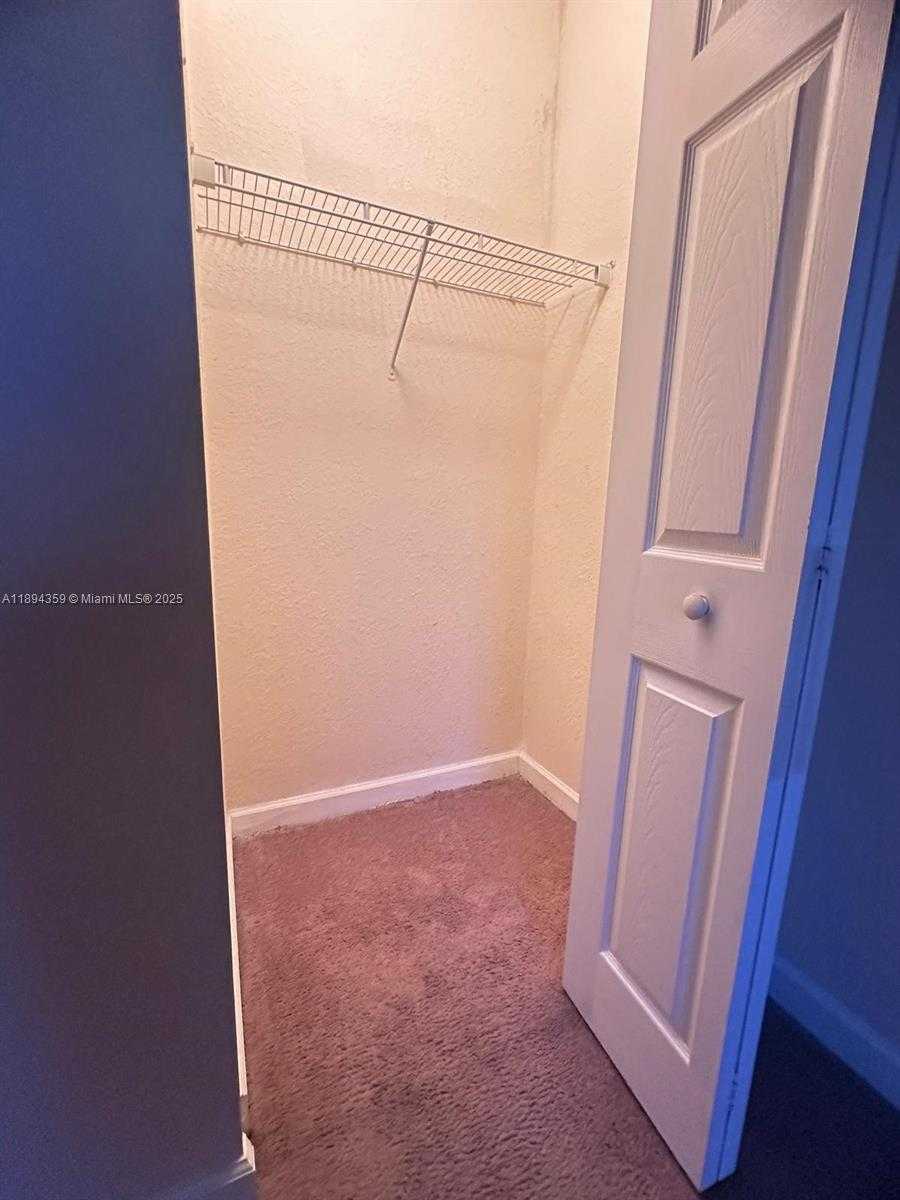 Small Image of 15290 SOUTH WEST 118TH TER #15290, Miami Number 24
