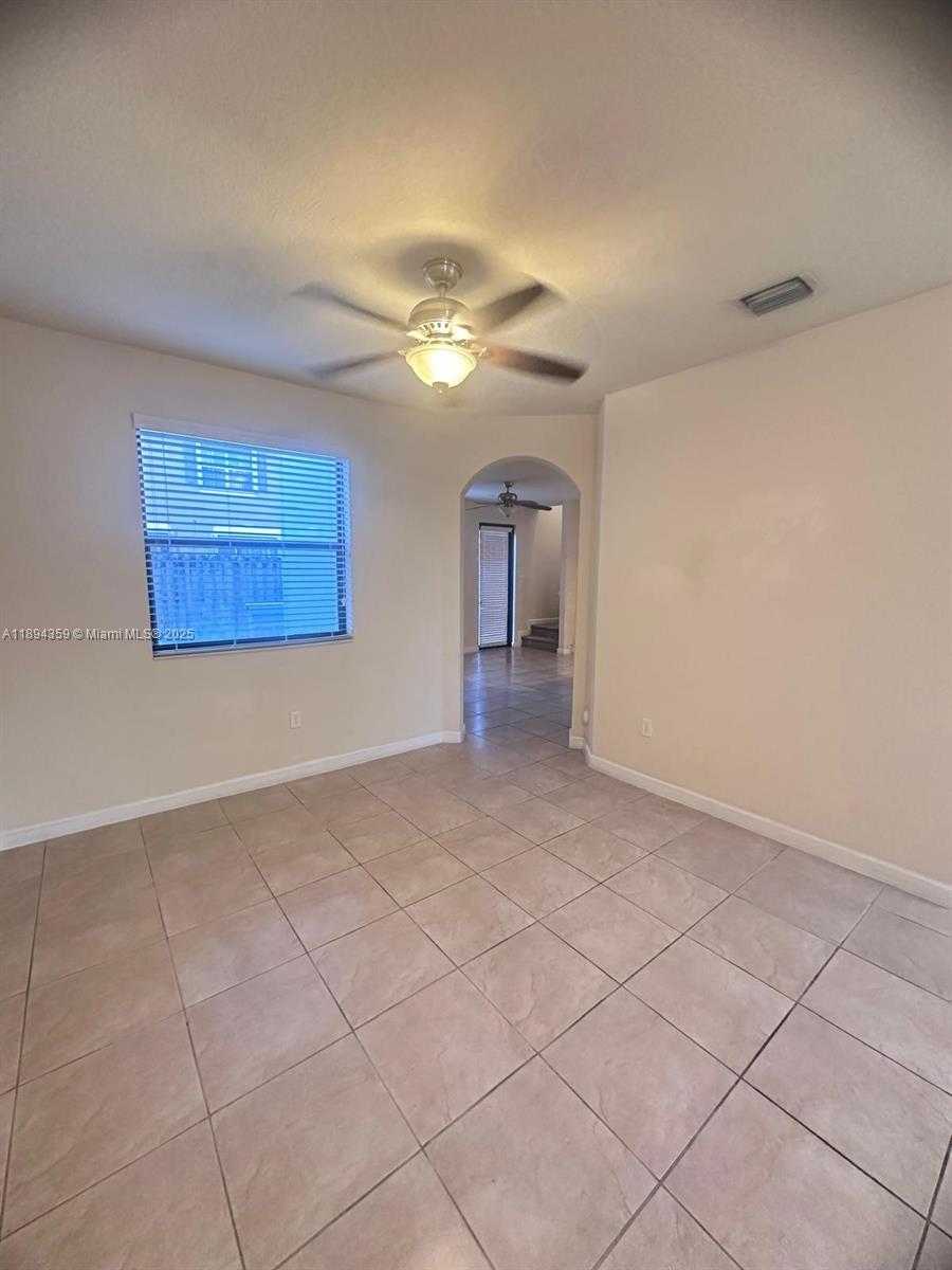 Small Image of 15290 SOUTH WEST 118TH TER #15290, Miami Number 3