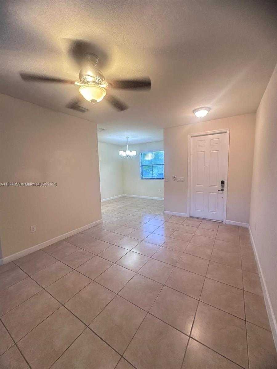 Small Image of 15290 SOUTH WEST 118TH TER #15290, Miami Number 5