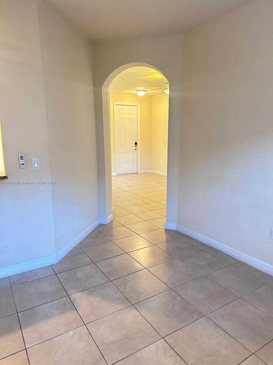Small Image of 15290 SOUTH WEST 118TH TER #15290, Miami Number 6