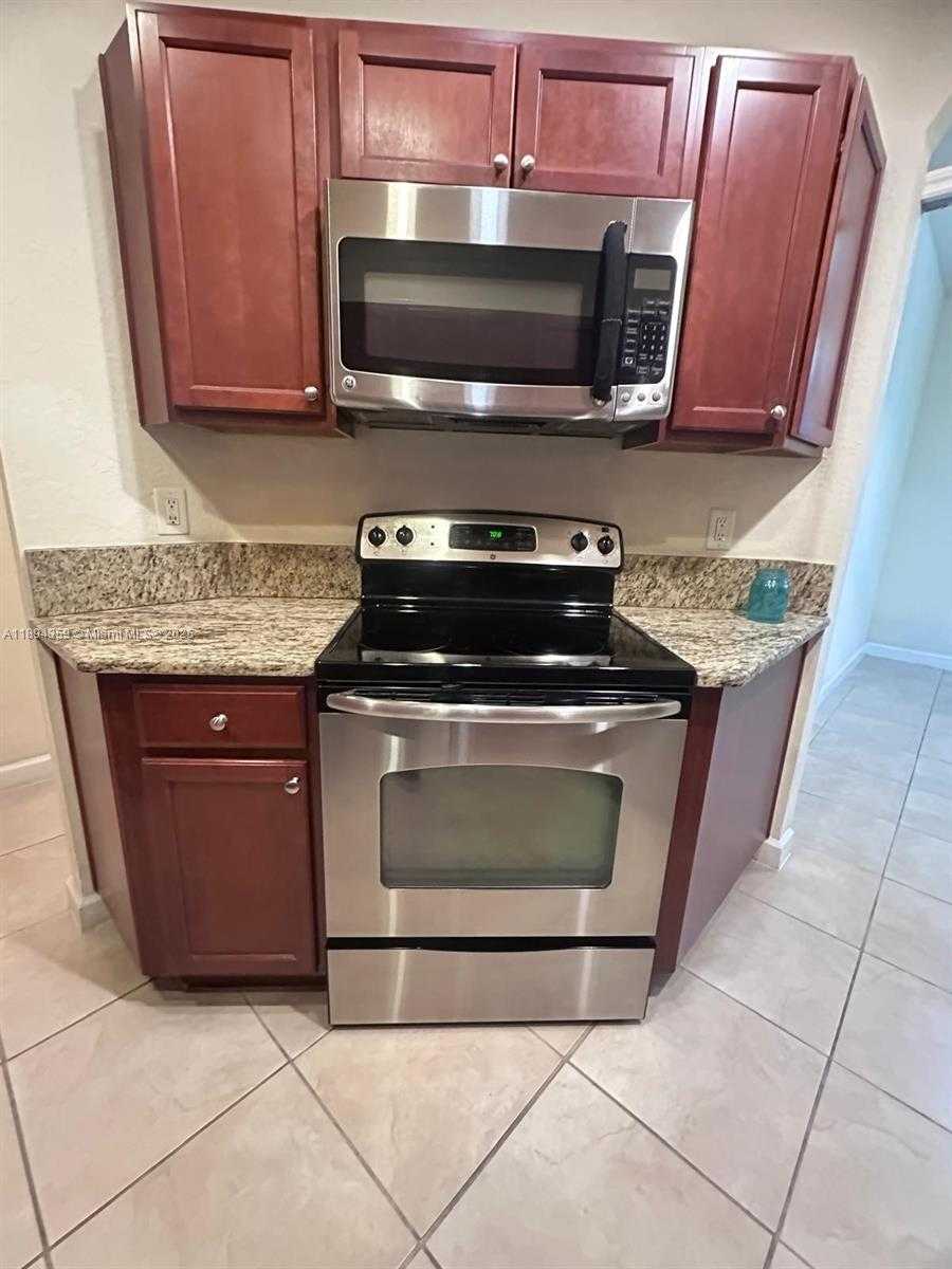 Small Image of 15290 SOUTH WEST 118TH TER #15290, Miami Number 9