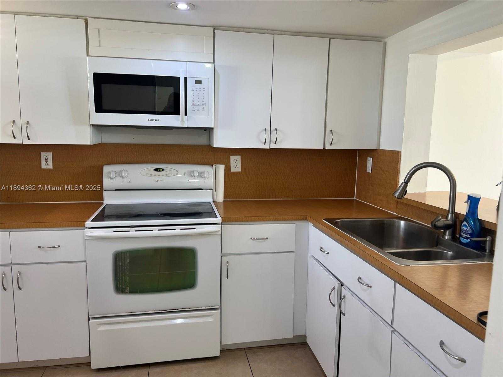 Small Image of 10060 NORTH WEST 9TH ST CIR #3, Miami Number 21