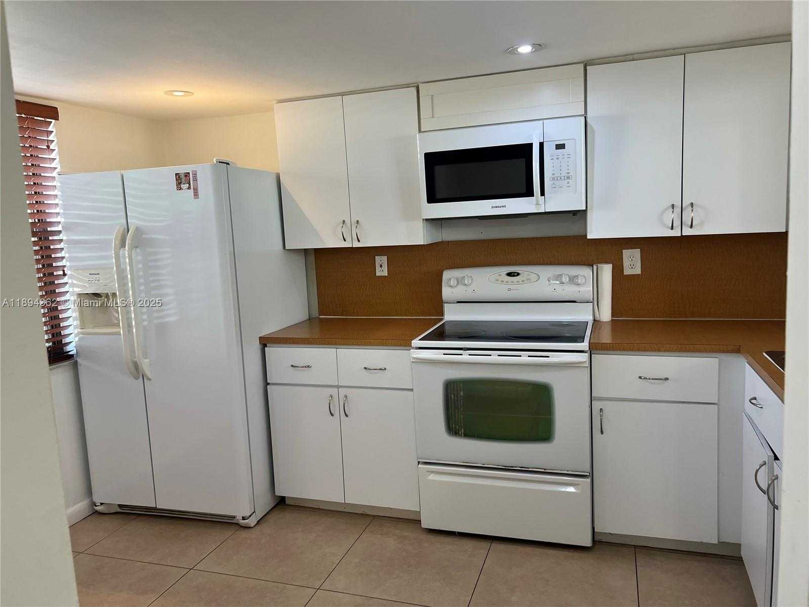 Small Image of 10060 NORTH WEST 9TH ST CIR #3, Miami Number 22