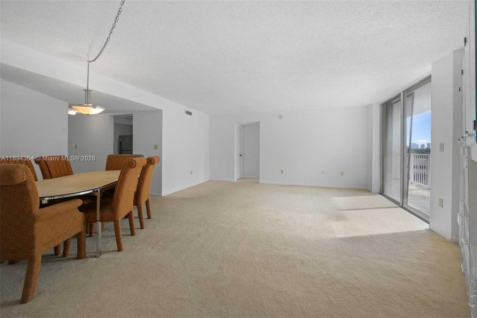 Small Image of 1300 Miami Gardens Dr, Miami Gardens, FL 33169, USA Number 5