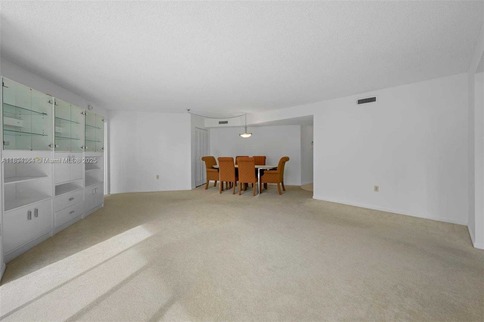 Small Image of 1300 Miami Gardens Dr, Miami Gardens, FL 33169, USA Number 6
