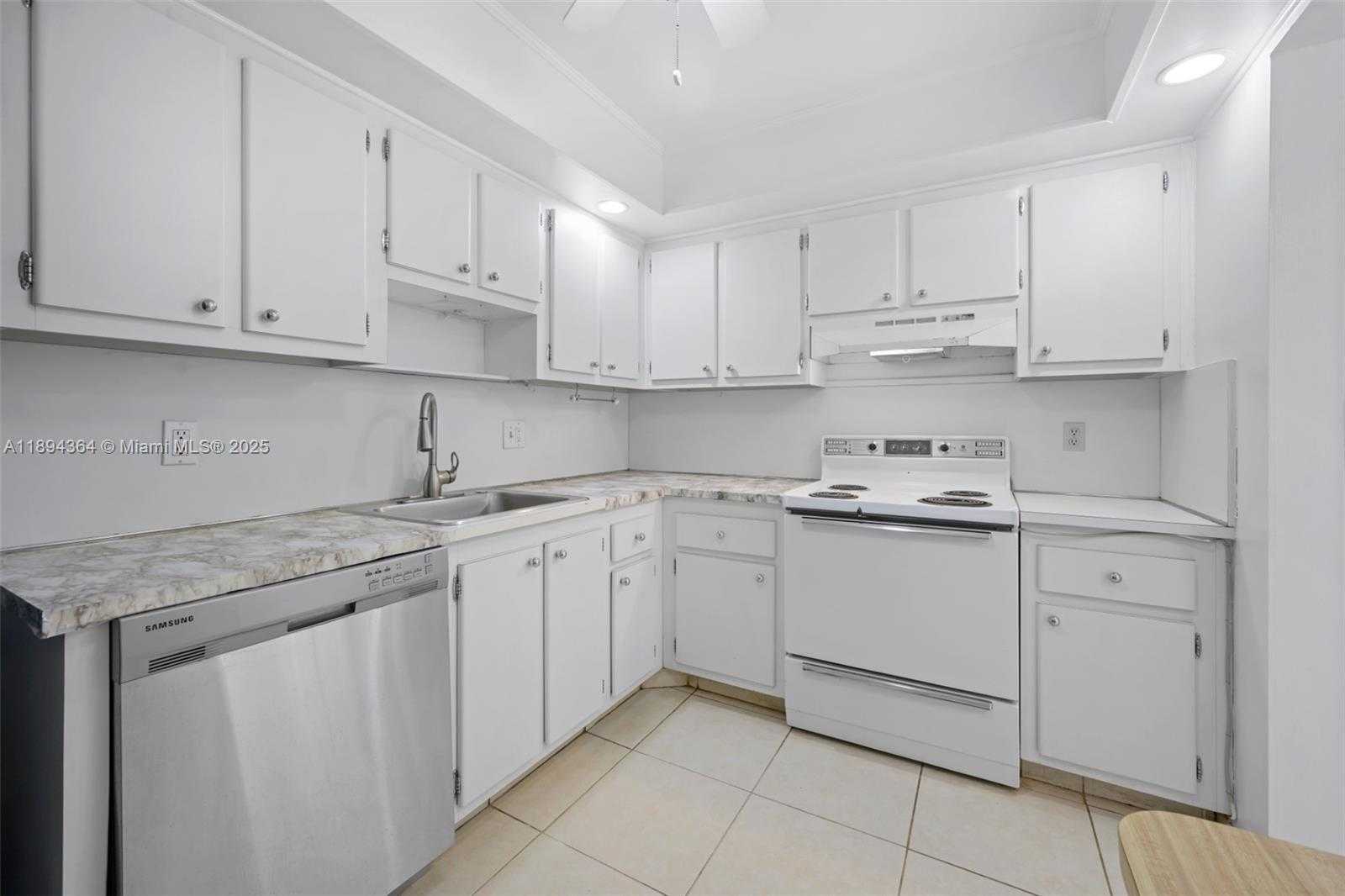Small Image of 1300 Miami Gardens Dr, Miami Gardens, FL 33169, USA Number 9