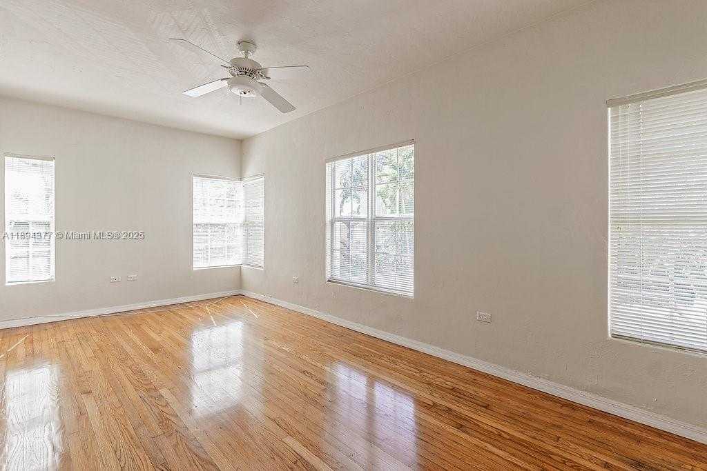 Small Image of 32 CALABRIA AVE #2, Coral Gables Number 12