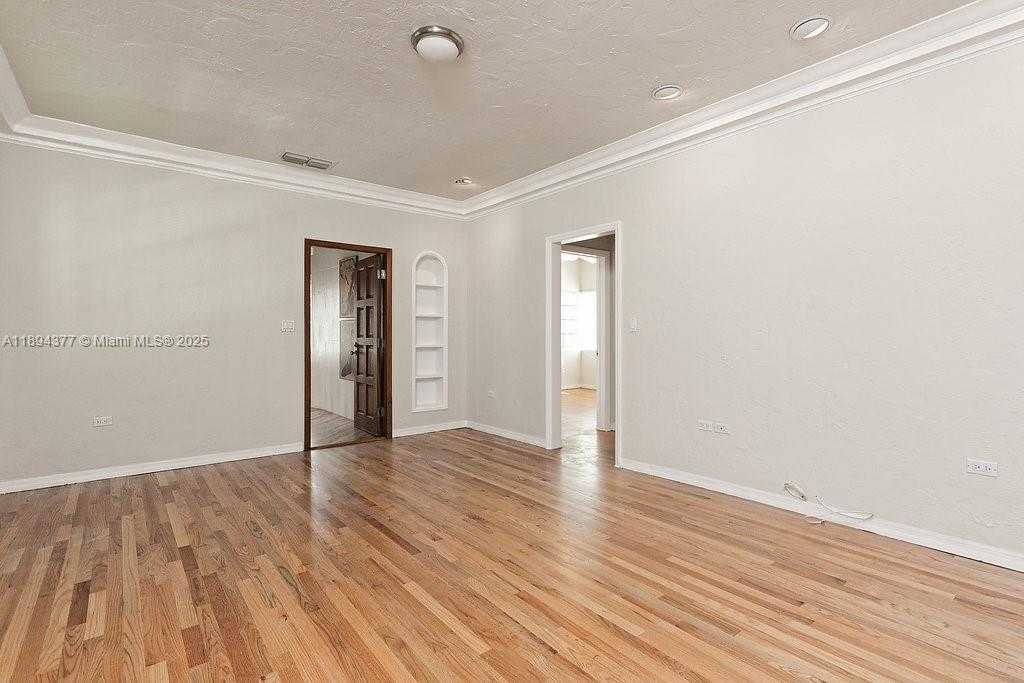 Small Image of 32 CALABRIA AVE #2, Coral Gables Number 13