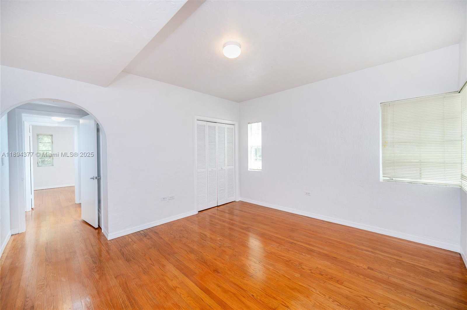 Small Image of 32 CALABRIA AVE #2, Coral Gables Number 25