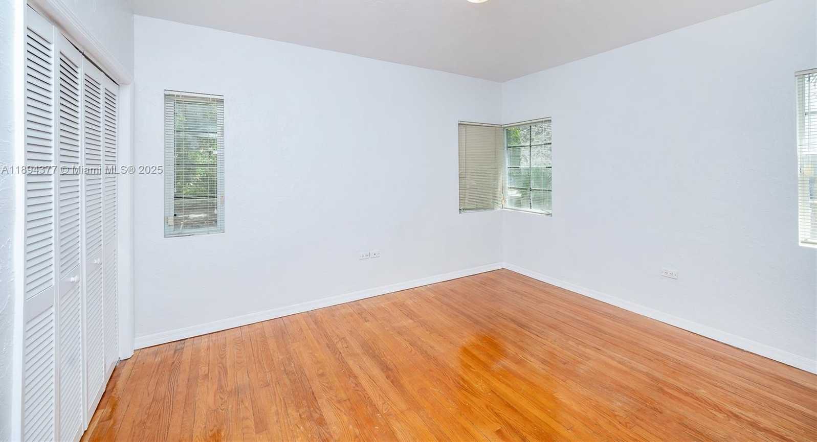 Small Image of 32 CALABRIA AVE #2, Coral Gables Number 6