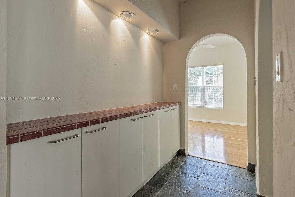 Small Image of 32 CALABRIA AVE #2, Coral Gables Number 8