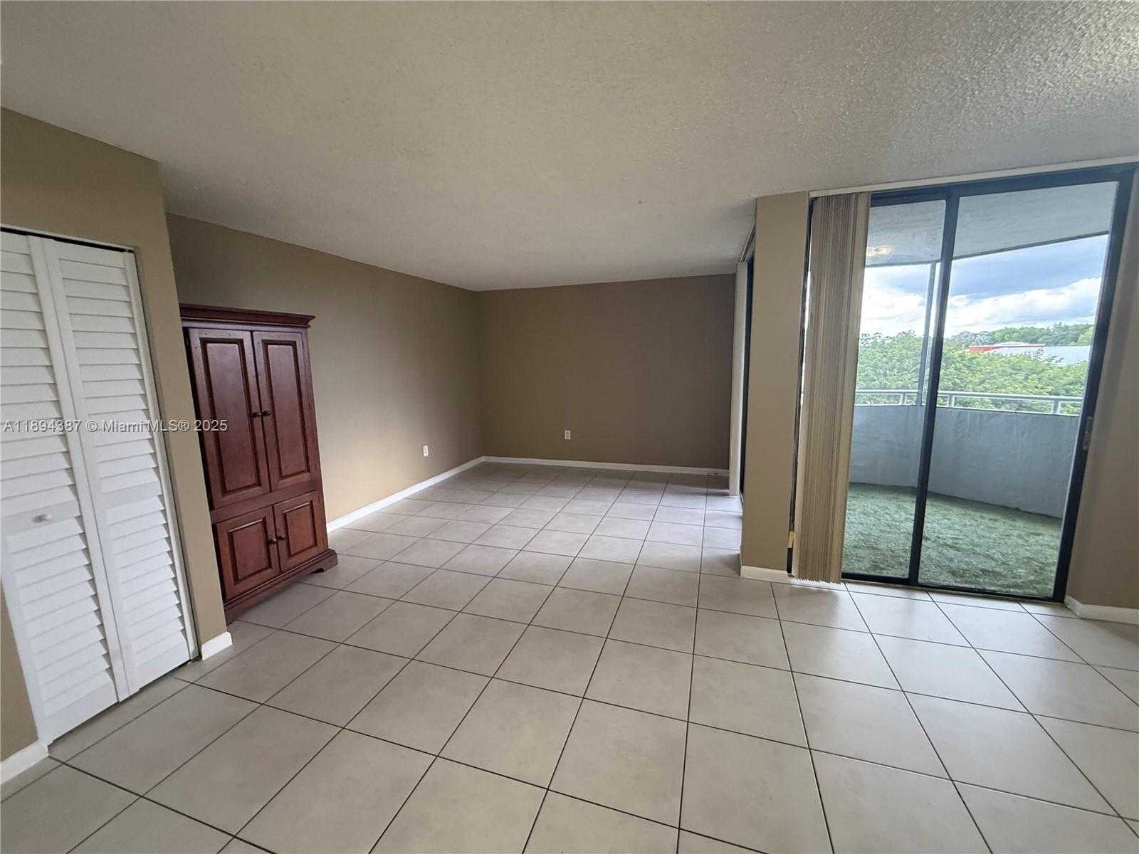 Small Image of 8215 SOUTH WEST 152ND AVE #G-405, Miami Number 4