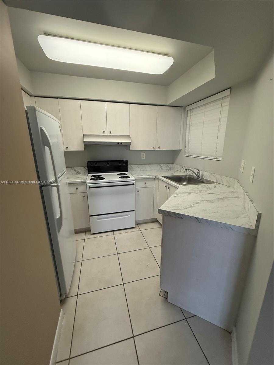 Small Image of 8215 SOUTH WEST 152ND AVE #G-405, Miami Number 6