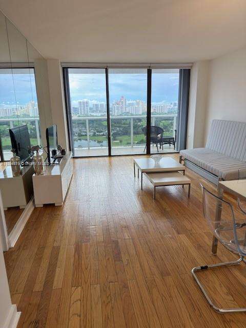 Small Image of 3625 NORTH COUNTRY CLUB DR #2305, Aventura Number 6