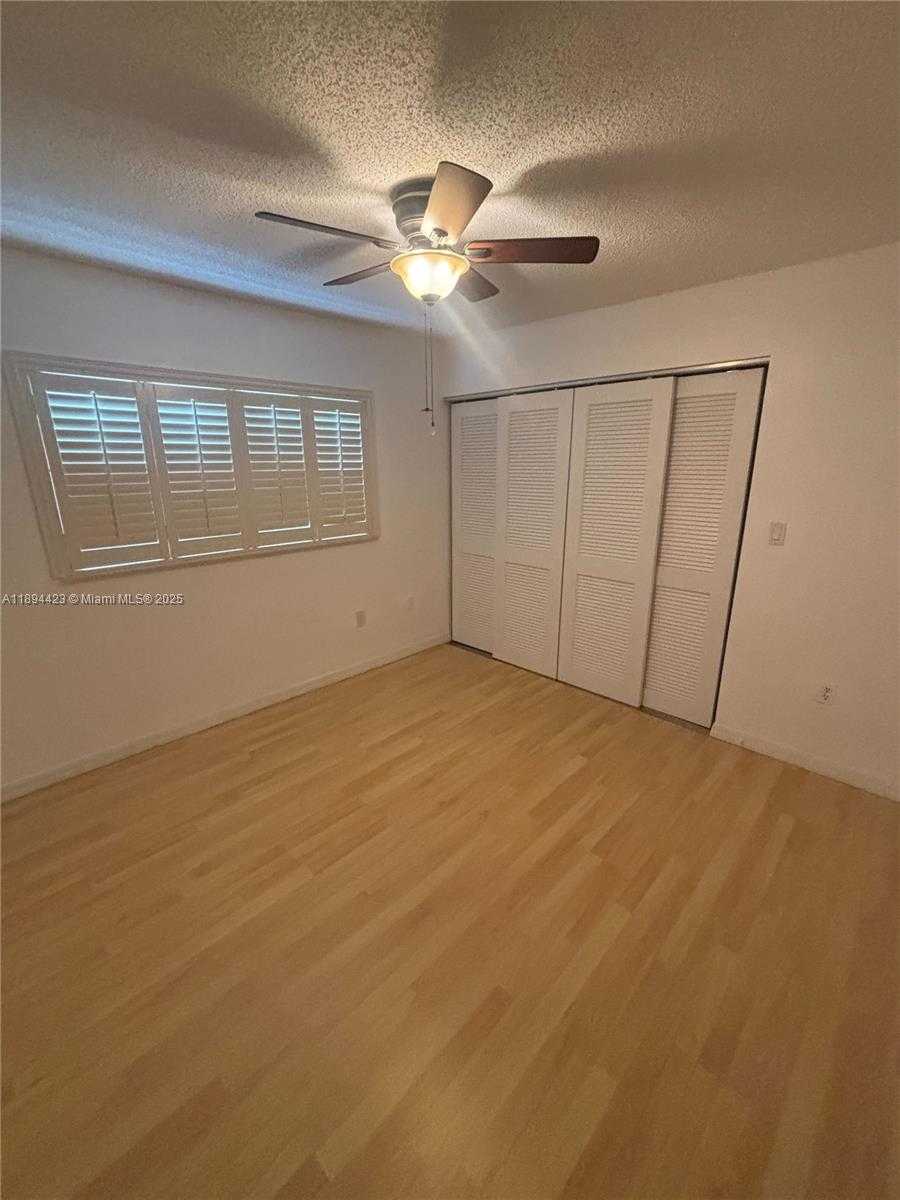 Small Image of 1150 COLLINS AVE #501, Miami Beach Number 12