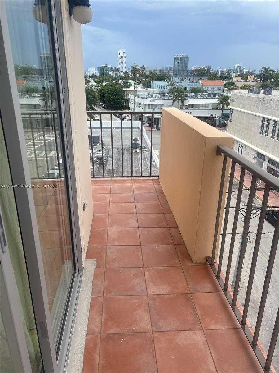 Small Image of 1150 COLLINS AVE #501, Miami Beach Number 18