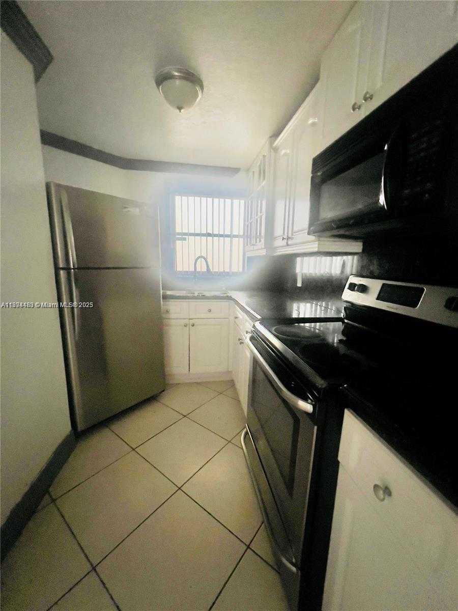 Small Image of 1750 WEST 46TH ST #435, Hialeah Number 4