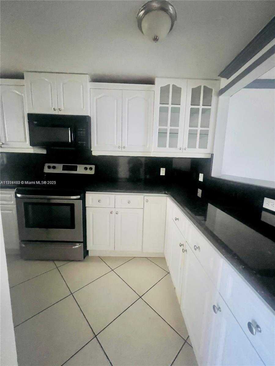Small Image of 1750 WEST 46TH ST #435, Hialeah Number 5