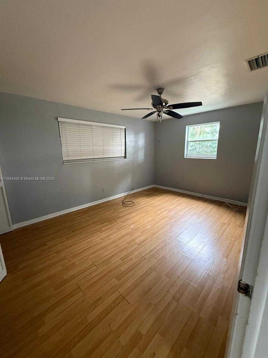 Small Image of 830 NORTH EAST 58TH CT, Oakland Park Number 5