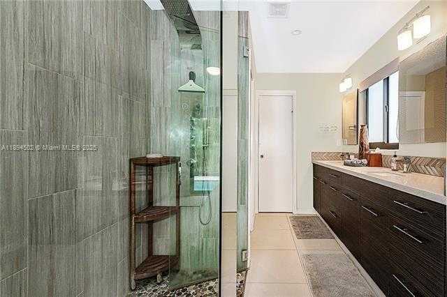 Small Image of 3464 NORTH EAST 19TH AVE, Oakland Park Number 17