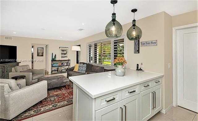 Small Image of 3464 NORTH EAST 19TH AVE, Oakland Park Number 5