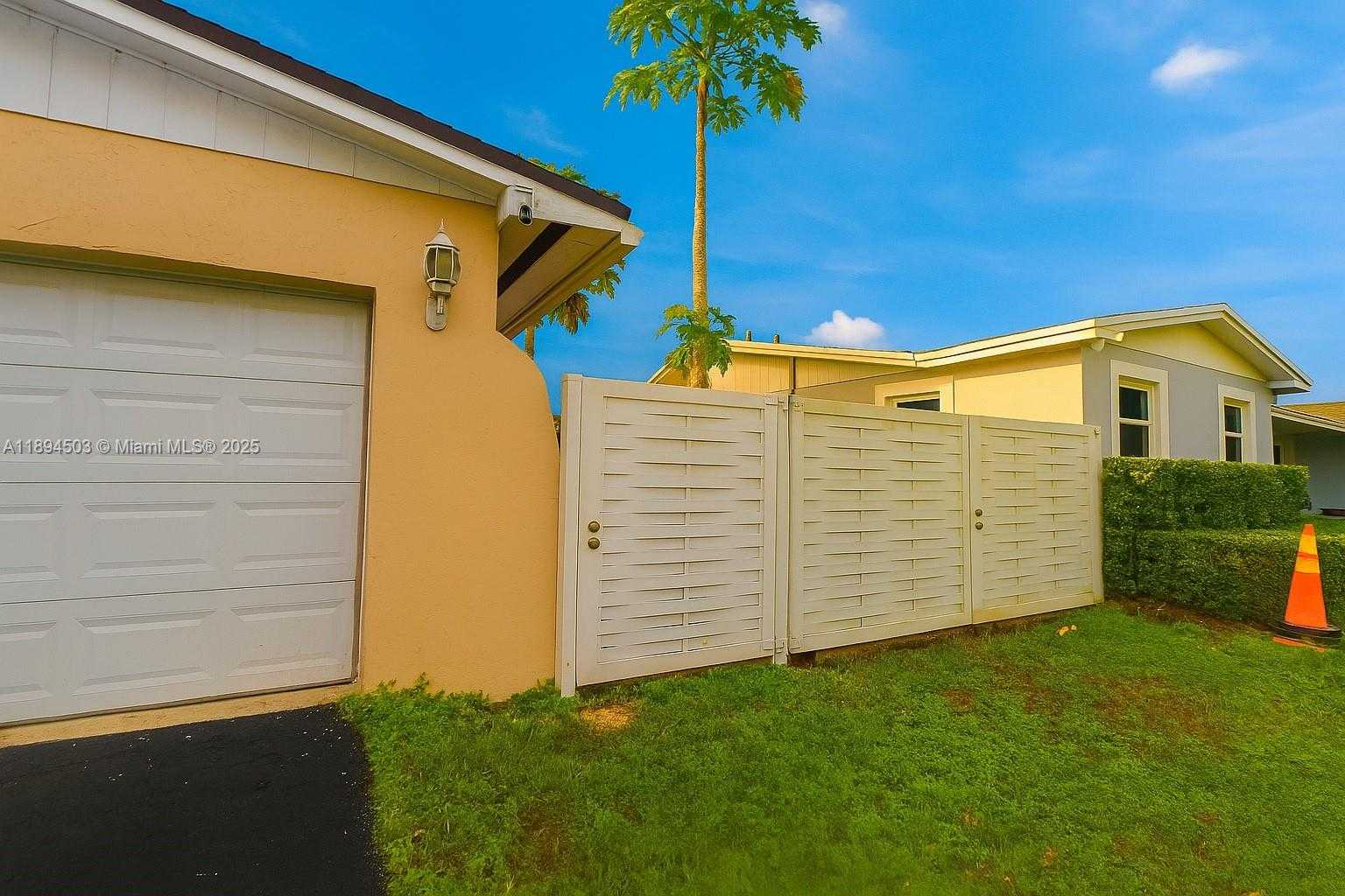 Small Image of 14420 SOUTH WEST 74TH ST #1, Miami Number 2