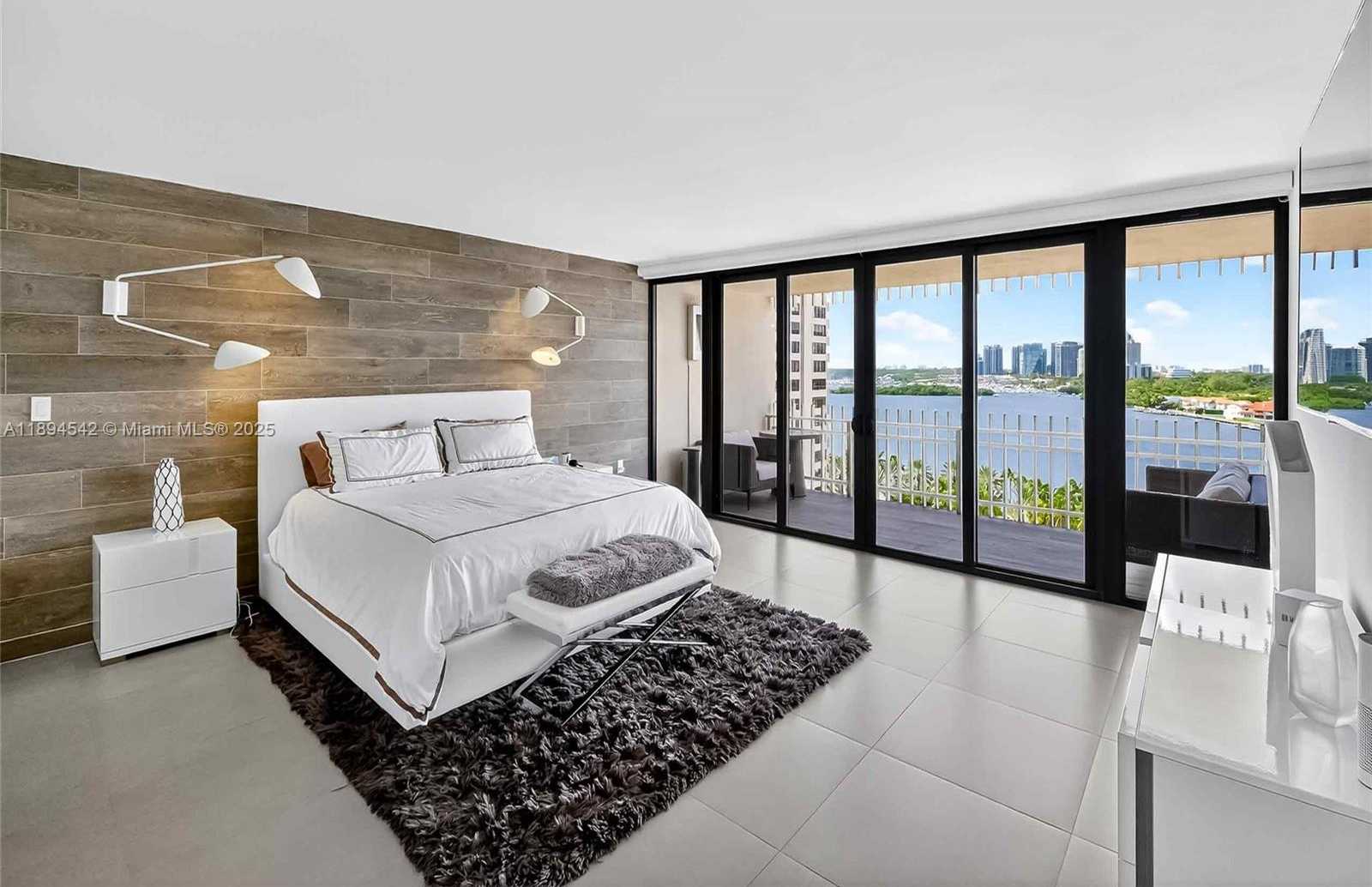 Small Image of 2 GROVE ISLE DR #B1210, Miami Number 17