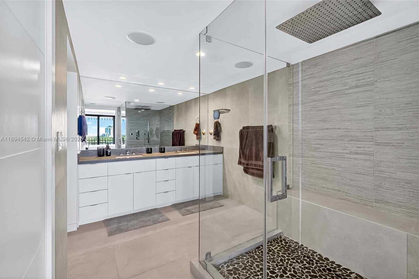Small Image of 2 GROVE ISLE DR #B1210, Miami Number 18
