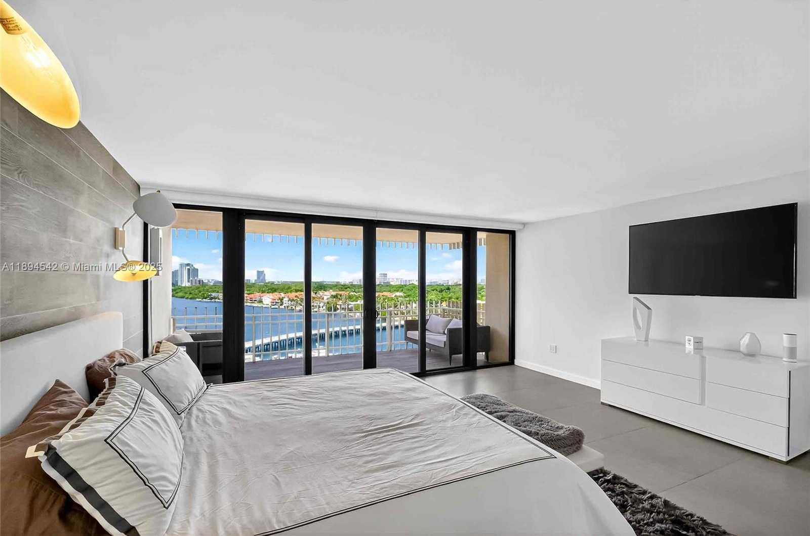Small Image of 2 GROVE ISLE DR #B1210, Miami Number 21