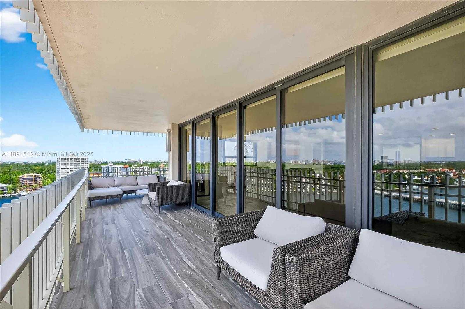 Small Image of 2 GROVE ISLE DR #B1210, Miami Number 27