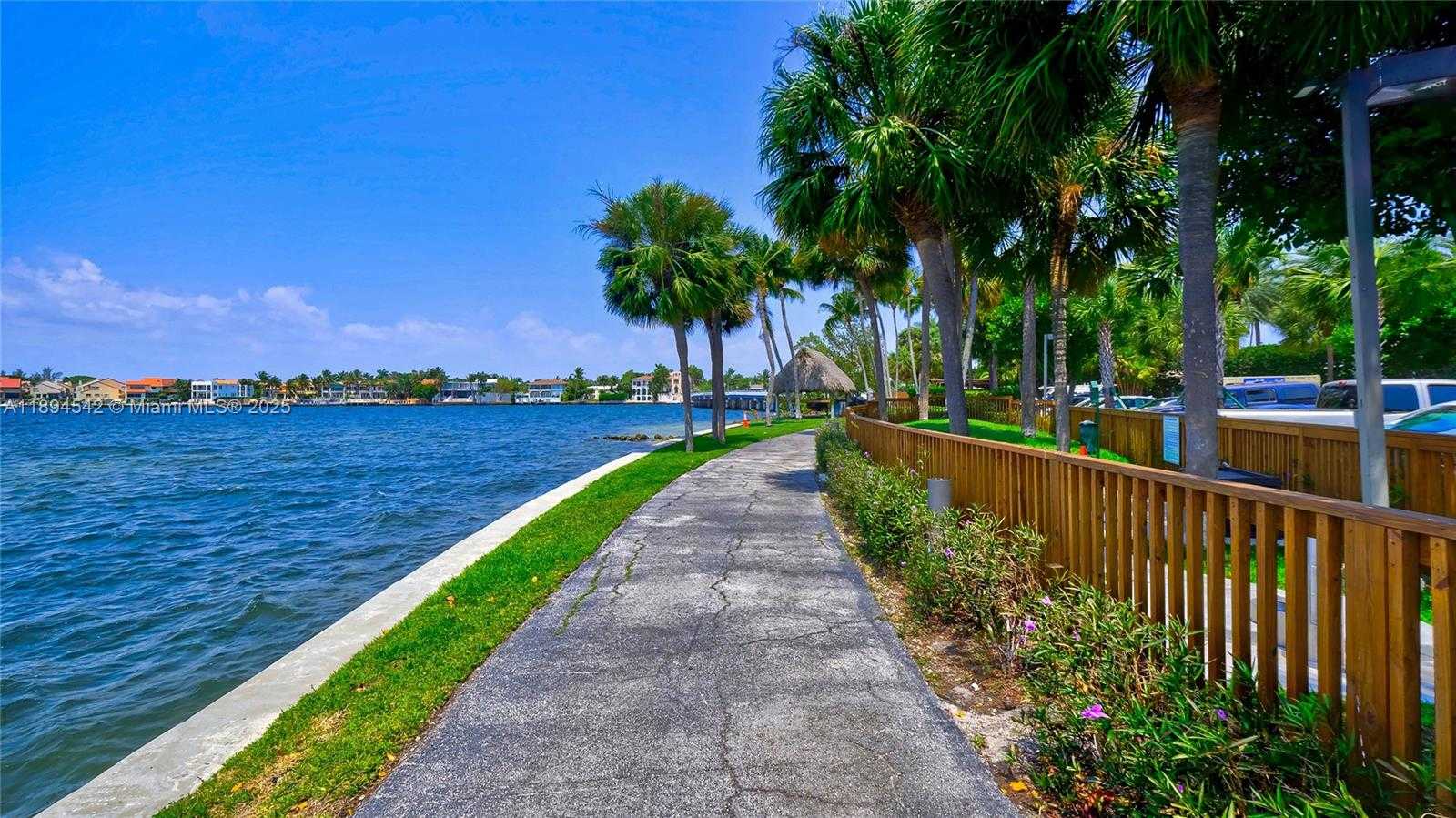 Small Image of 2 GROVE ISLE DR #B1210, Miami Number 37