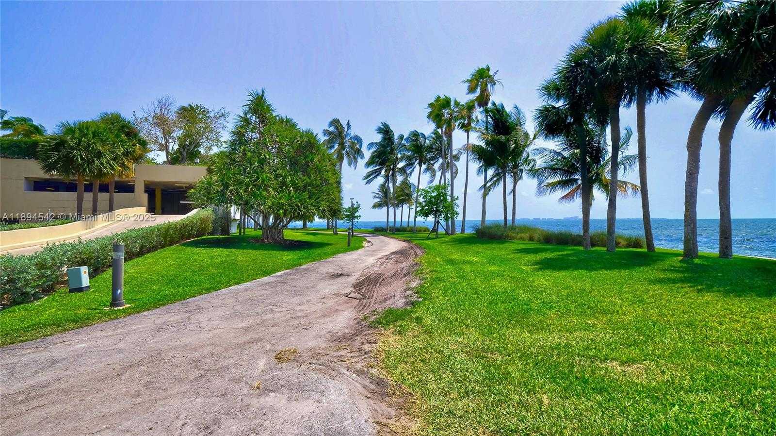 Small Image of 2 GROVE ISLE DR #B1210, Miami Number 38