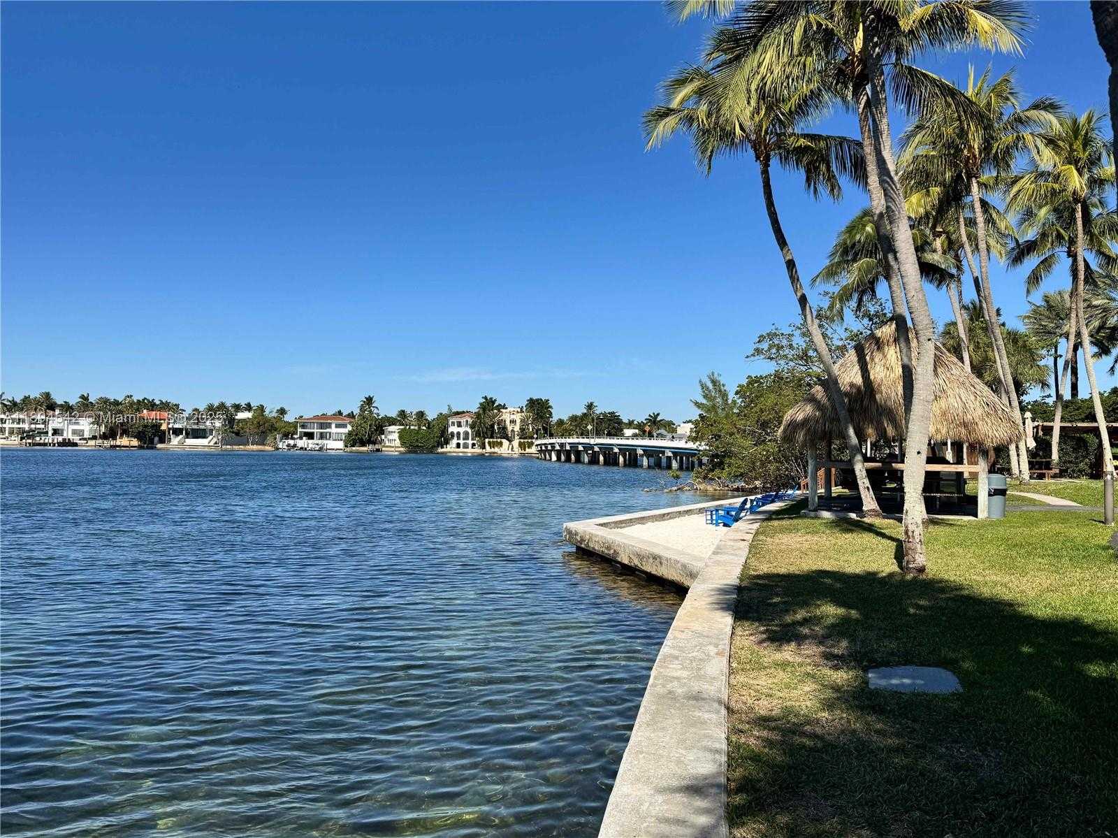Small Image of 2 GROVE ISLE DR #B1210, Miami Number 41