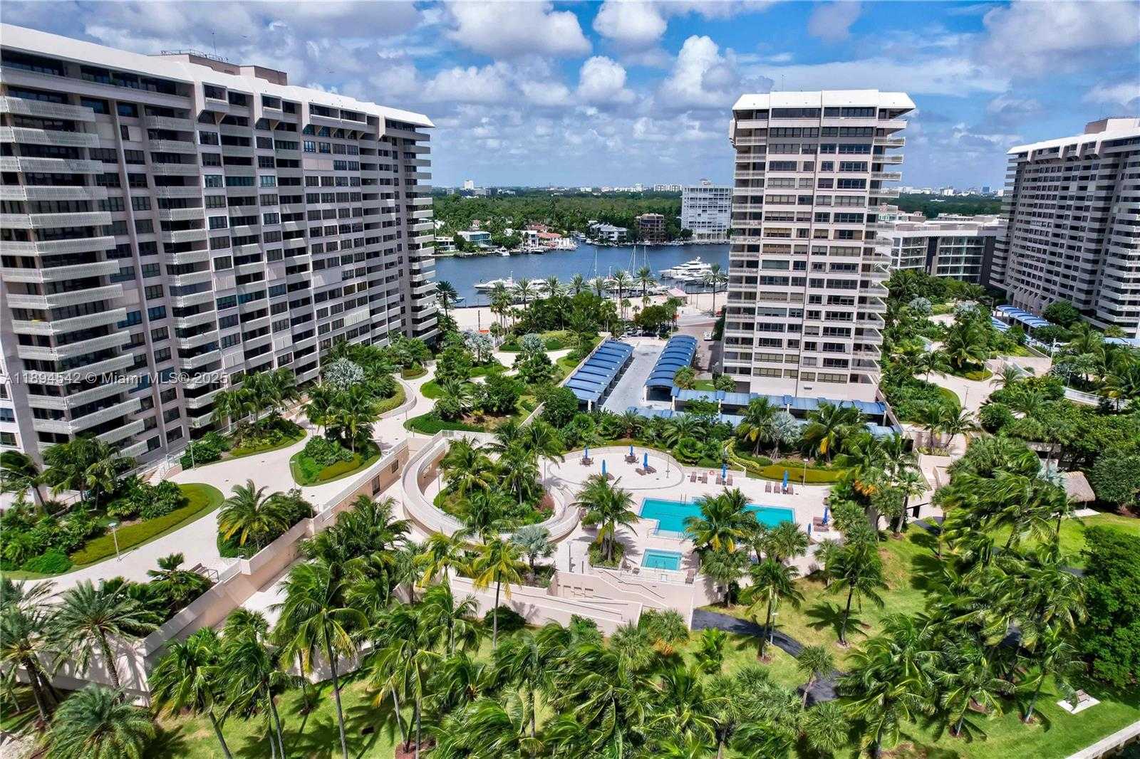 Small Image of 2 GROVE ISLE DR #B1210, Miami Number 66