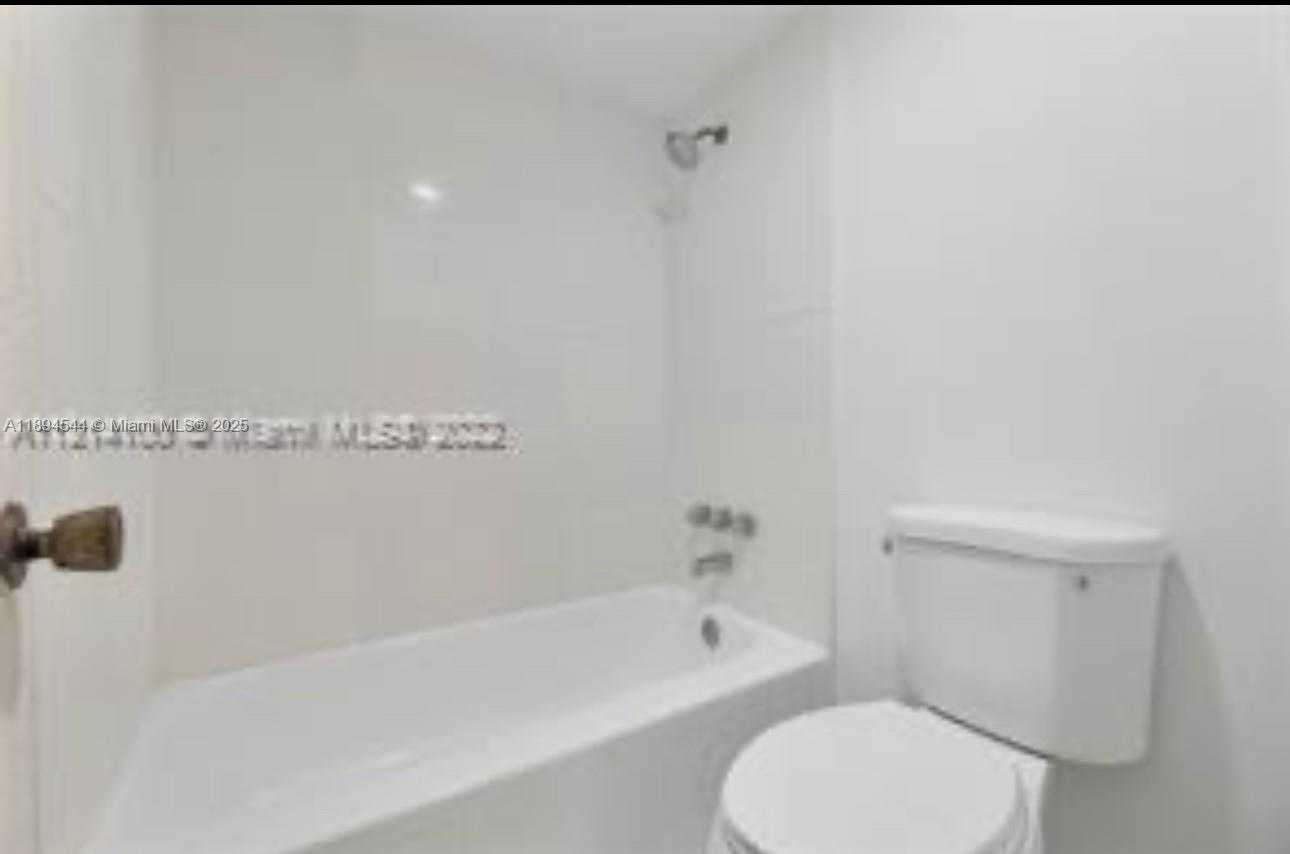 Small Image of 1351 NORTH EAST MIAMI GARDENS DR #622E, Miami Number 13