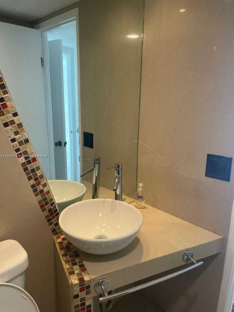 Small Image of 1351 NORTH EAST MIAMI GARDENS DR #622E, Miami Number 19